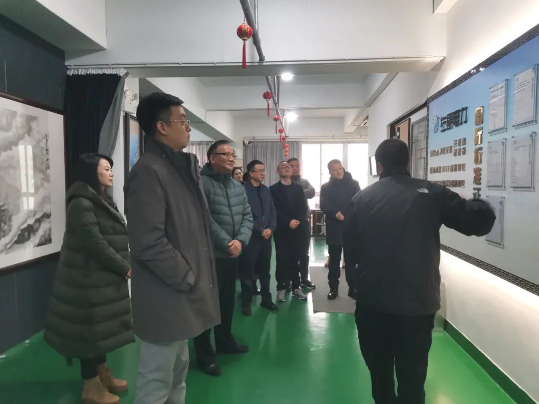  乐清市人大常委会副主任赵明皓一行到周宙龙代表工作室调研