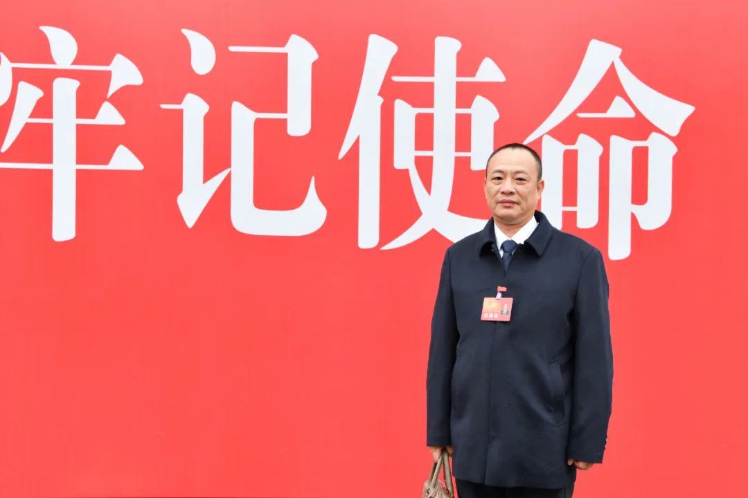  真情实干践初心 履职尽责展风采---记乐清市人大代表、左易电力设备有限公司董事长周宙龙